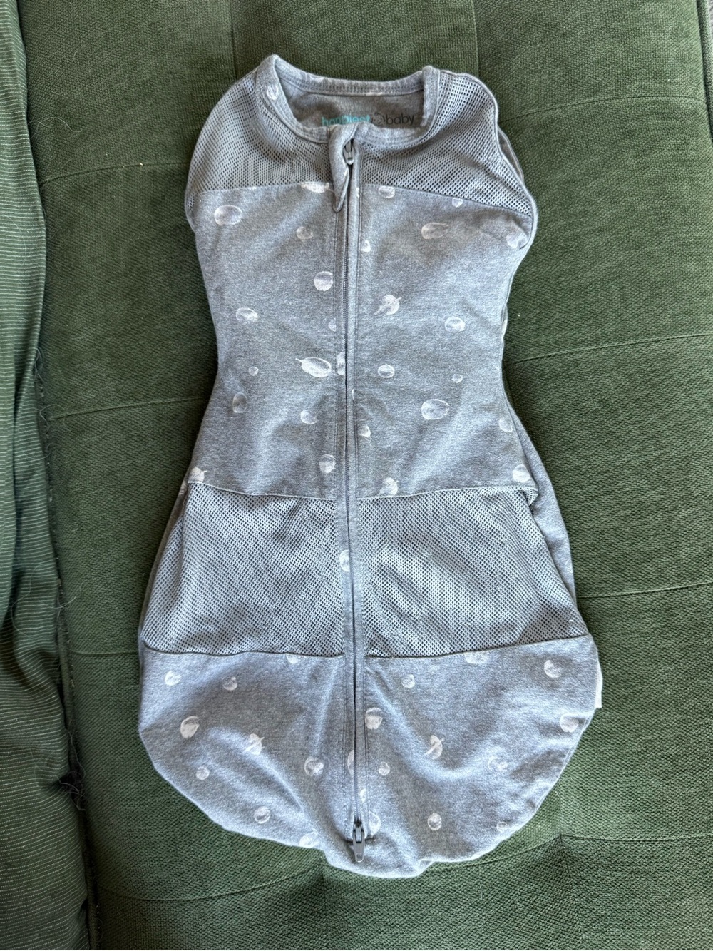 Happiest Baby Sleepea 5-Second Swaddle Small Gray Moon Print